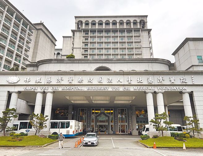 医学中心增3家，民团痛批卫福部为了政治利益，惩罚民眾。图为慈济医院。（本报资料照片）