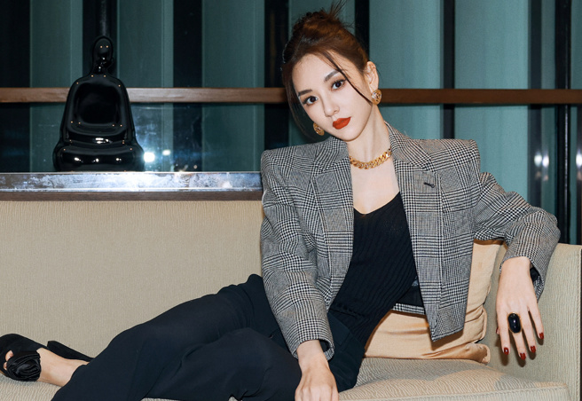 方媛年輕時曾上相親節目吐露感情經驗。（圖／方媛微博）