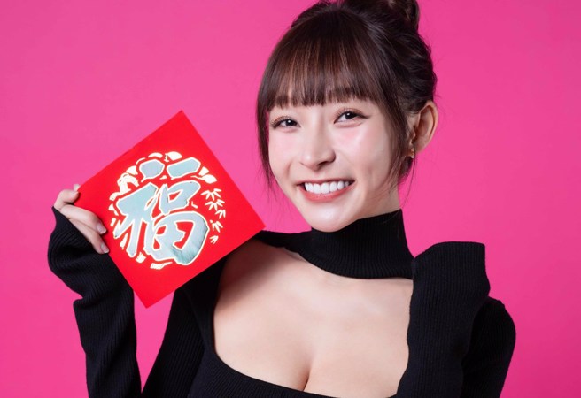 林襄日前於中時報社拍攝過年專題海報，黑色貼身洋裝讓她的好身材一覽無遺。(圖／中時資料照)