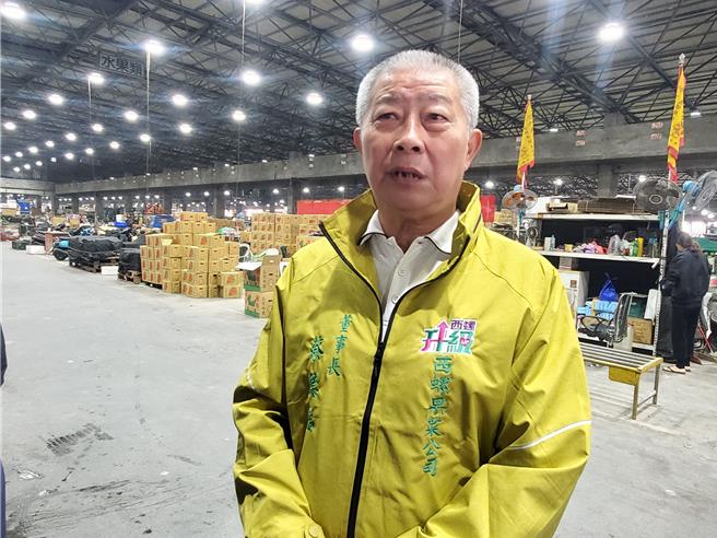 云林县养猪协会副理事长、养猪农蔡德福表示，他曾在台糖养猪场服务过，台糖不可能使用瘦肉精养猪，但台中市政府的检验也是千真万确的，这起事件令人高度怀疑有狸猫换太子之嫌，以进口猪肉冒用台糖名义贩售。（周丽兰摄）