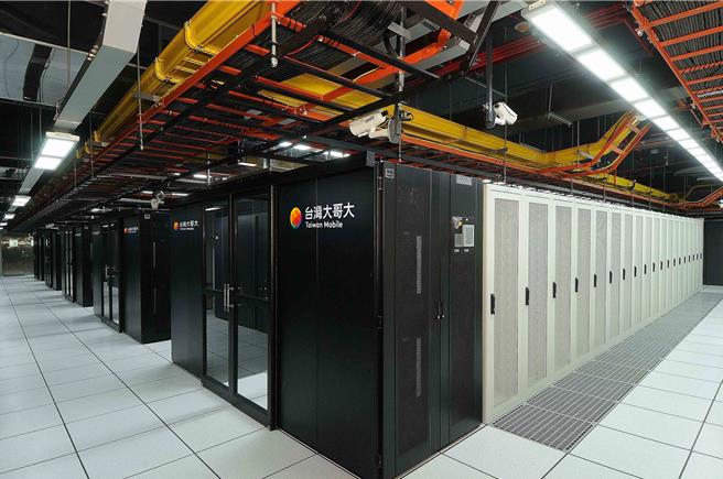 台湾大2023年IDC云端机房再生能源使用率，更是大幅超标原先设定的目标(30％)，（台湾大提供）