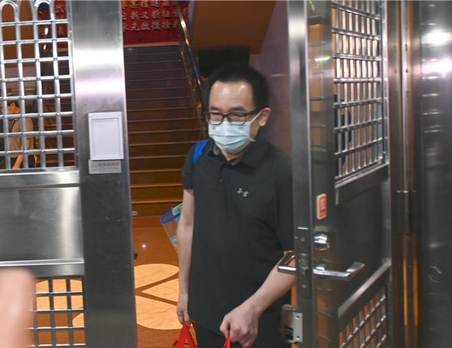 前总统陈水扁的儿子陈致中6日晚间假释出狱。（林瑞益摄）