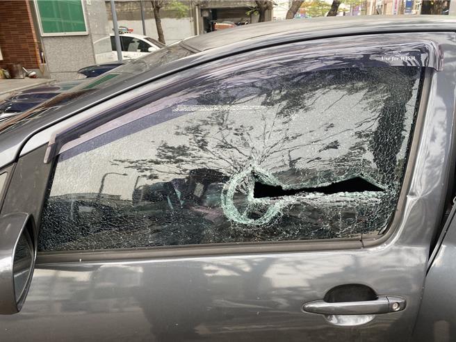 攔檢不停加速逃逸，龜山警追車查出案外毒品案逮3毒蟲。(翻攝照片／蔡依珍桃園傳真)