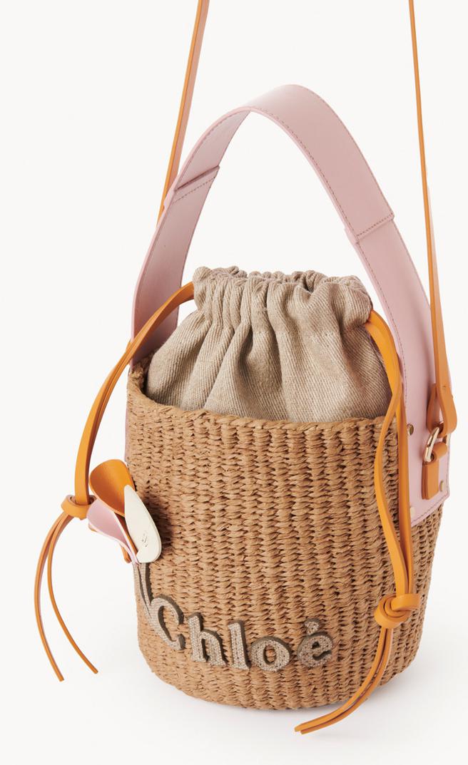 SOGO忠孝馆Chloé Woody木兰花编织水桶包，价格店洽。（SOGO提供）