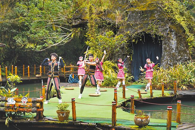 云仙乐园提供射箭、漆弹与划船设施外，还增设童玩区等。（云仙乐园提供）