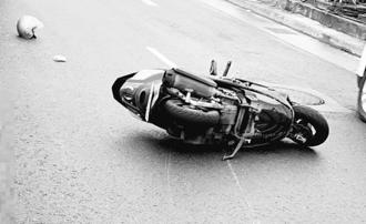 竹北大貨車衝撞機車 6旬騎士遭輾爆頭身亡