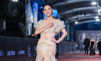 曾寶儀曬「24年前清純舊照」對比現在自誇：越來越漂亮