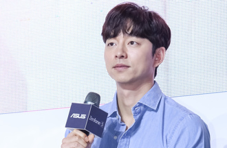 孔劉才送走好友李善均 父親2天前過世「悲傷守靈」