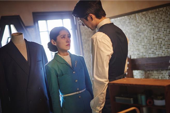 田中千绘（左）和傅孟柏因工作产生特殊的情感。（欣兰企业股份有限公司提供）