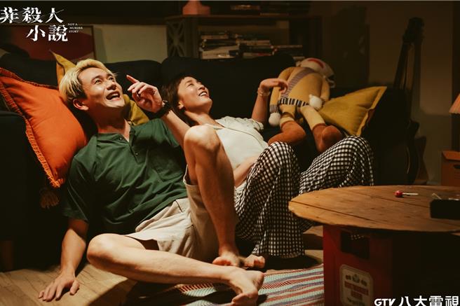 导演柯贞年形容越接近尾声王净（右）和刘冠廷的演技越是爆发。（八大提供）