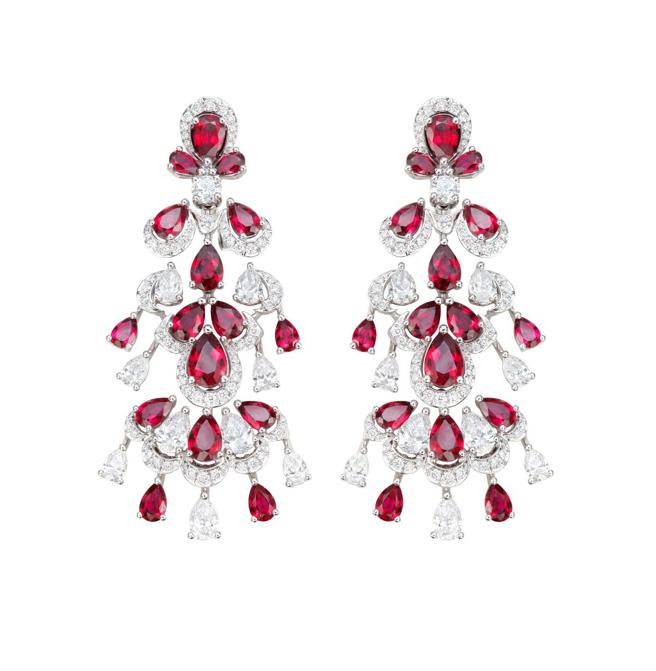 蕭邦紅寶石耳環，約485萬元。（CHOPARD提供）