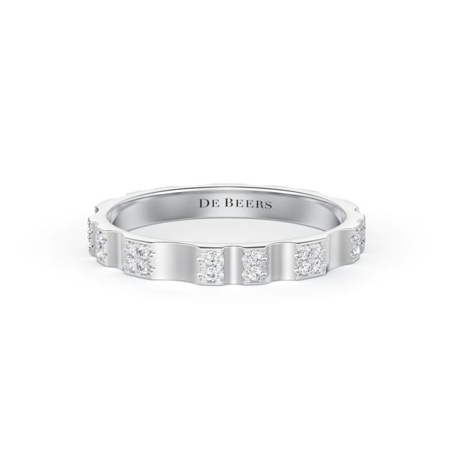 De Beers RVL白K金镶钻戒指，5万4000元。（De Beers提供）