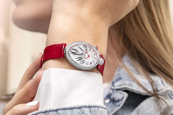 寶璣經典那不勒斯腕表，源自那不勒斯王后，是一款王后風範的腕表。（Breguet提供）