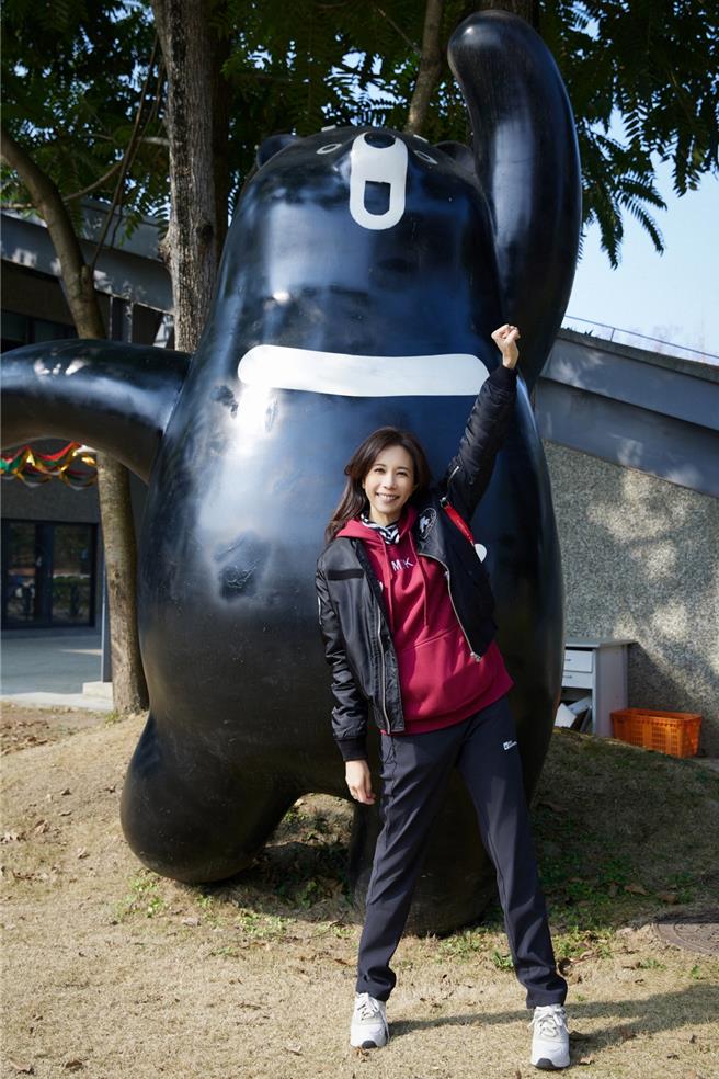 莫文蔚近期再度認養亞洲黑熊。（莫貓寶貝工作室提供）