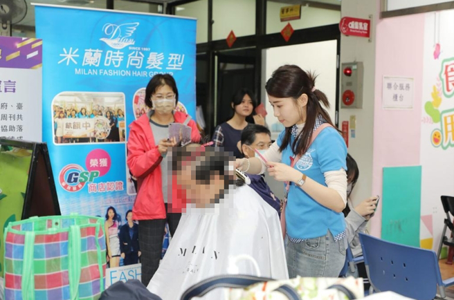 台南新春開運義剪活動 (圖：台南市政府提供)