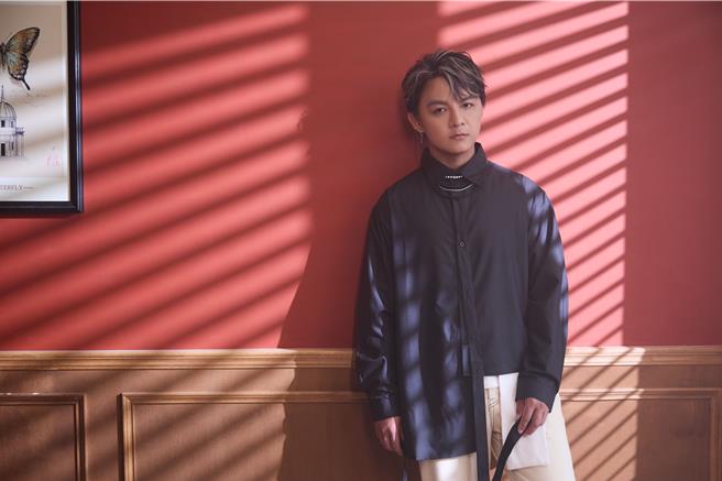 曾玮中当年参加民视《明日之星》歌唱比赛出身。（时代创艺提供）