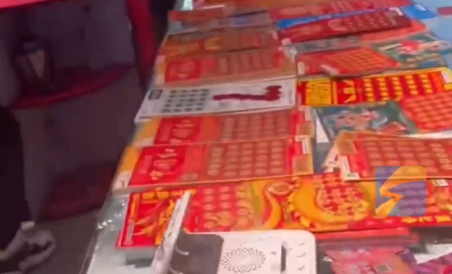 大陆有女子因刮刮中奖要兑奖，竟遭到店员当场撕毁，店员则称「保安区被刮开无效」。（图／翻摄自微博）