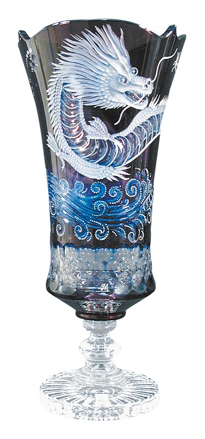 德国麦森水晶「四海游龙」。（国裕提供）