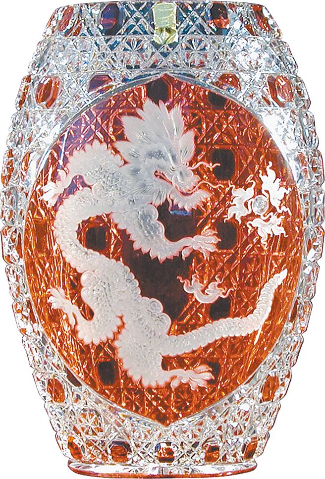 德国麦森水晶「神龙吐珠」。（国裕提供）