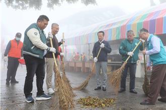 鼓勵做公益縣長帶頭做  30關懷少年淨山、掃步道