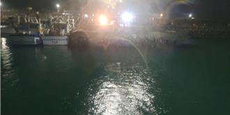 小年夜不平安！基隆外木山漁港轎車墜海 海巡消防急搶救