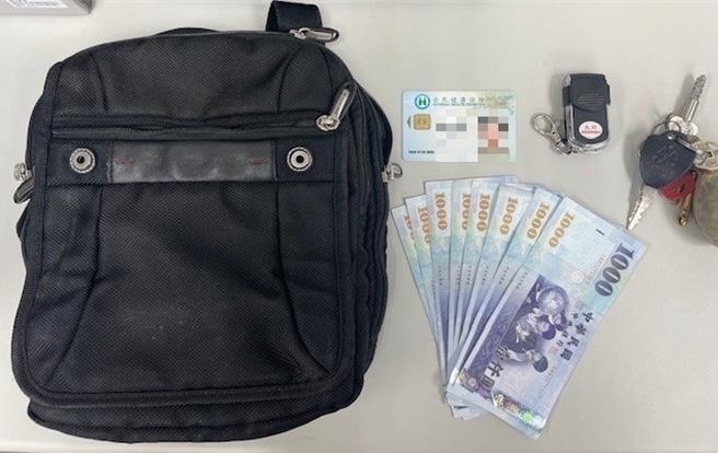 警方當場查獲程男竊得的贓物。（警方提供）