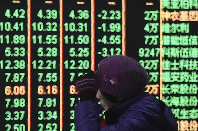 据国际金融协会（IIF），上月中国股市流出32亿美元。（图／美联社）