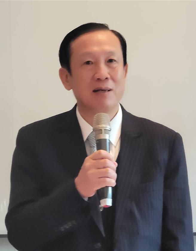 商总赖正镒呼吁选举已经结束，请政府优先顾经济，兑现开放诺言。（乡林提供／王莫昀台北传真）