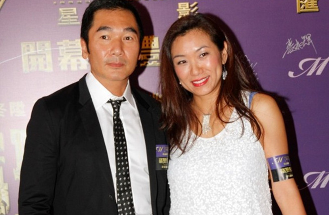 艺人莫可欣虽被冠上「最丑港姐」封号，不过爱情有所斩获，嫁给许多女粉丝心中的男神方中信。（图／圈内妹妹微博）