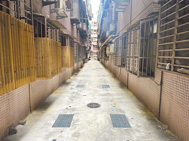 新北市水利局表示，土城顺风路后巷于7日前已完成污水接管。（新北市水利局提供／陈慰慈新北传真）