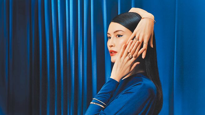 De Beers推出可日常佩戴的De Beers RVL系列珠宝，价格更亲民、款式更百搭。（De Beers提供）