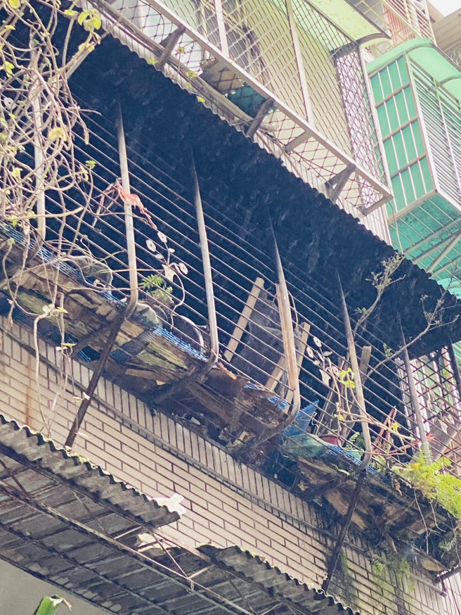 今9日下午13時許，新北市樹林發生一起氣爆火警。（圖／民眾提供）