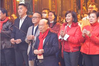 基隆副市長邱佩琳初一參拜 祈求市運昌隆抽中農運頭籤