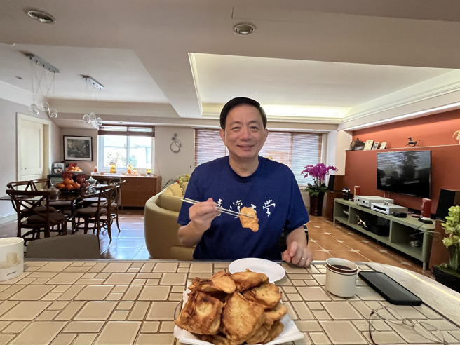 台湾大学前校长管中闵不时透过脸书向粉丝分享日程生活。（图／翻摄自管中闵脸书）