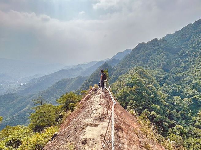 金管會提醒，新春乍暖還寒且山中氣候多變化，除了完善的路線規劃、妥善的裝備物資、確實評估天氣條件及儲備足夠體能外，投保適當之保險，俾為自身權益提供多一層保障。(示意圖/本報資料照)