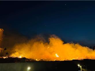 沖天炮燃放引祝融 大年初一澎湖驚現「燒草火警」