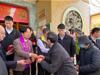 赖清德竹市发福袋现场涌千余人 桃竹下午还有3场