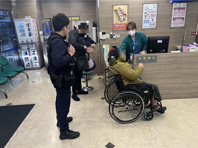 桃園中壢47歲盧姓女子小年夜時身體不適呼吸困難，其先生請求警方協助開道送醫。（翻攝照片／蔡明亘桃園傳真）