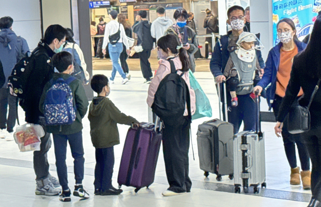 由于强烈大陆冷气团及辐射冷却影响，明日北部及东北部天气寒冷，台中及南投局部地区有6度以下气温，嘉义以北及宜兰低温仅7到11度。（示意图／记者姚志平摄影）