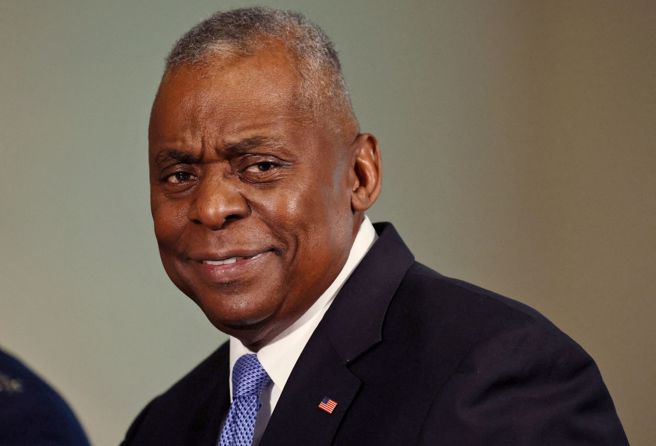 不敢再隐瞒！美防长惊传住院 五角大厦：已通知政府官员。(资料照/路透)