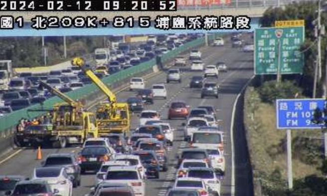 国道1号北上209K，埔盐系统路段，发生交通事故，占用内线车道。（图／翻摄自高速公路1968 APP）