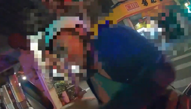 陳姓員警因沿路闖紅燈，遭到巡邏的員警攔下，因此查獲持有毒品。（圖／翻攝照片）