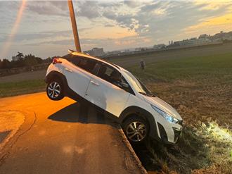 「阿北出事了」地点再爆意外 小客车直落1米深稻田 驾驶被吓坏