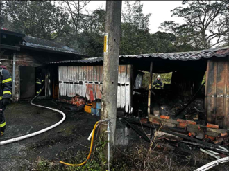 大年初三平溪祖屋遭火吞噬 屋主指控：「疑都是天燈害的」