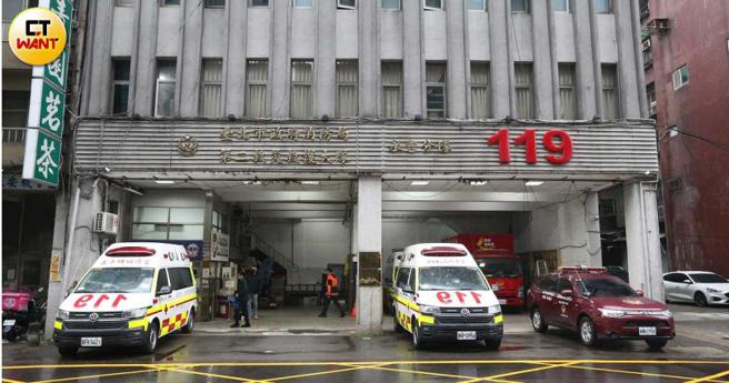 永吉高救队是台北4个高救队之一，专责救护勤务，但重大火警、意外现场也能看到他们从死神手中抢命的身影。（图／赵世勋摄）