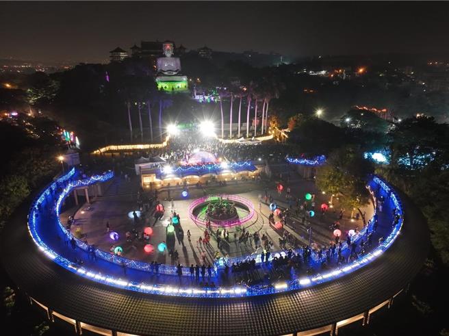 今年过年最强走春首选在彰化，南彰白天有「花在彰化」，晚上北彰有「月影灯季」。（彰化县政府提供／吴建辉彰化传真）