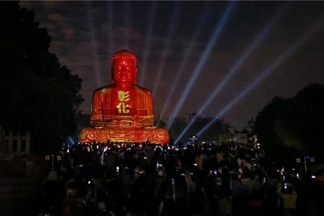 月影灯季统计至2／11累计人数有128万人次，民眾远从全台北中南到彰化走春。（彰化县政府提供／吴建辉彰化传真）