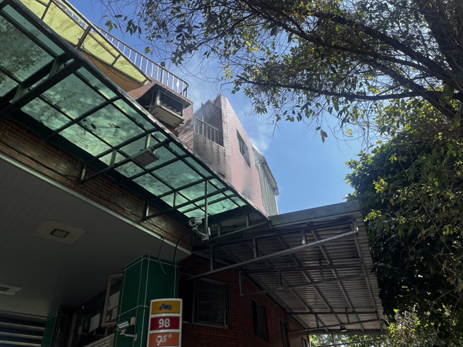 初步判定起火物应为某电器用品。（图 / 刘咏韵翻摄）