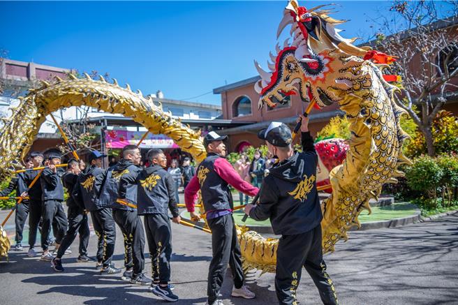 「祥龙巡庄」今天在卓兰峩崙庙、大湖酒庄热闹展开。（苗栗市公所提供／李京升苗栗传真）
