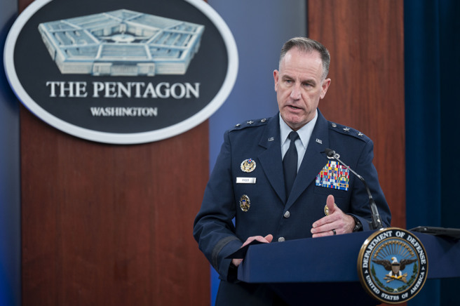 2024年2月8日，五角大廈新聞秘書長空軍少將賴德於華盛頓舉行的新聞發布會上發表講話資料照。（路透社）